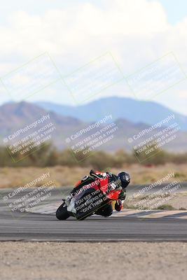 media/Nov-16-2025-Race Pace (Sun) [[8c5fa54630]]/Non Verified Riders (1st 20 Minutes)/5-Turn 15 (110pm)/